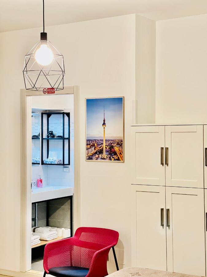 Smart Design Station Apartment *